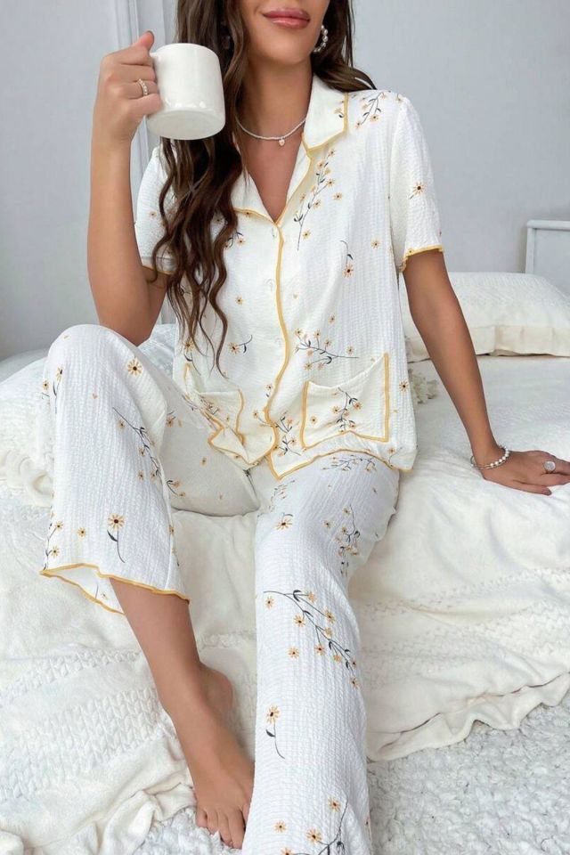 Bella Notte Beyaz Bahar Papatya Desenli Cep Detaylı Pijama Takımı 7019