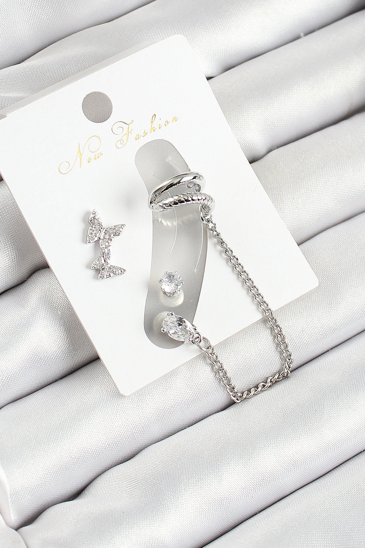 Pirinç Kelebek Figürlü Zirkon Taşlı Gümüş Renk 3'lü Kıkırdak Kadın Küpe Set