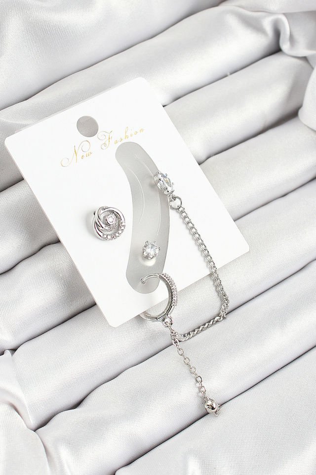 Pirinç Halka Figürlü Zirkon Taşlı Gümüş Renk 3'lü Kıkırdak Kadın Küpe Set