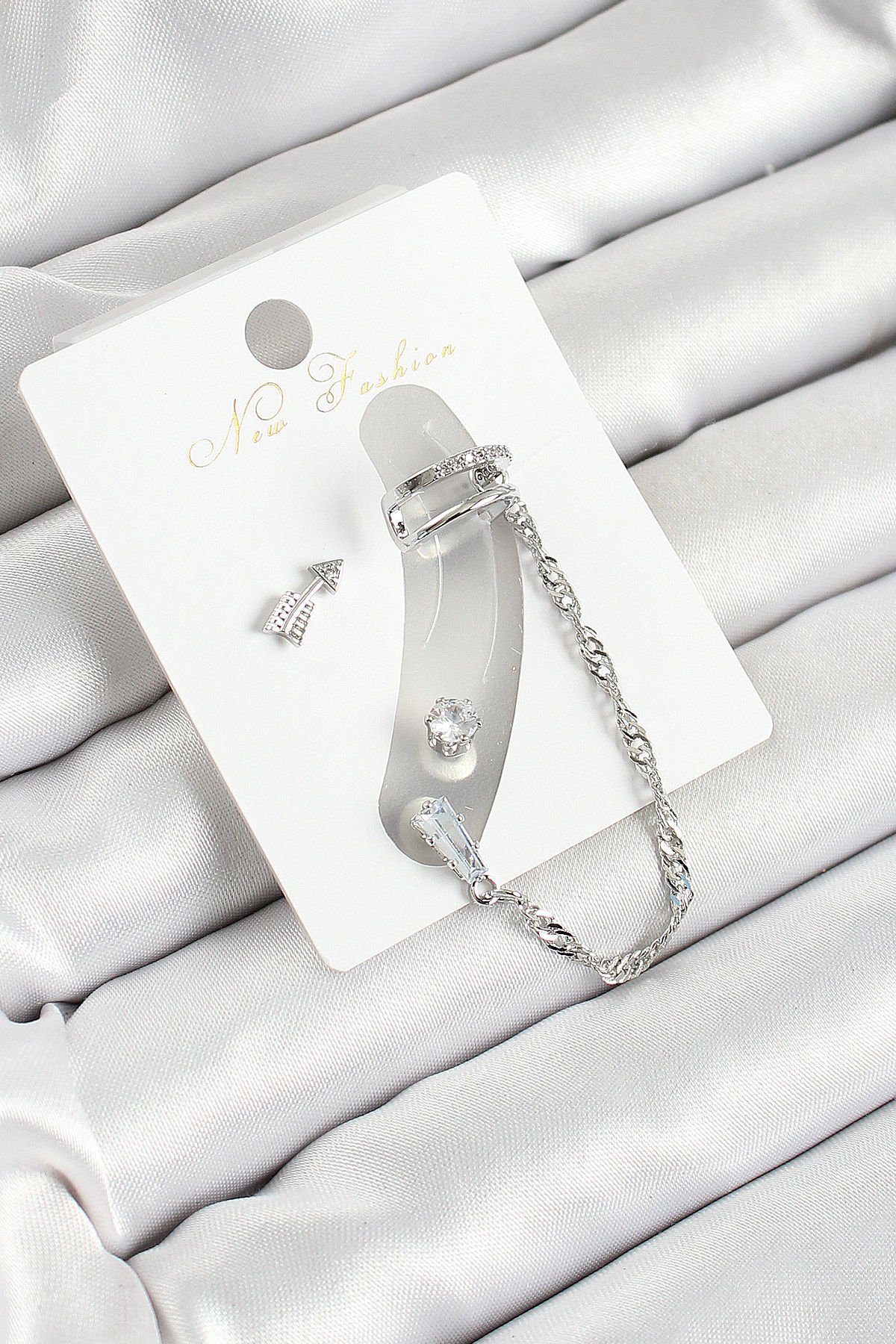 Pirinç Ok Figürlü Zirkon Taşlı Gümüş Renk 3'lü Kıkırdak Kadın Küpe Set