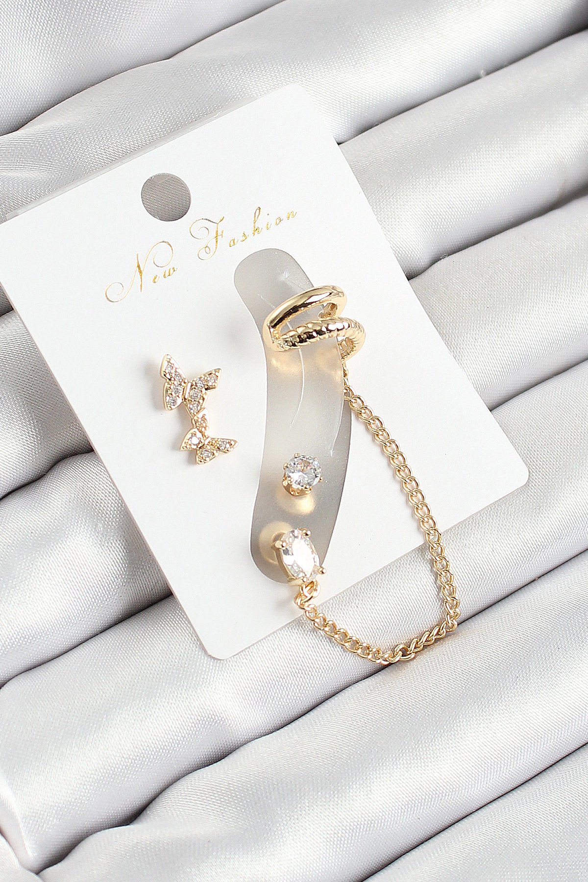 Pirinç Kelebek Figürlü Zirkon Taşlı Gold Renk 3'lü Kıkırdak Kadın Küpe Set