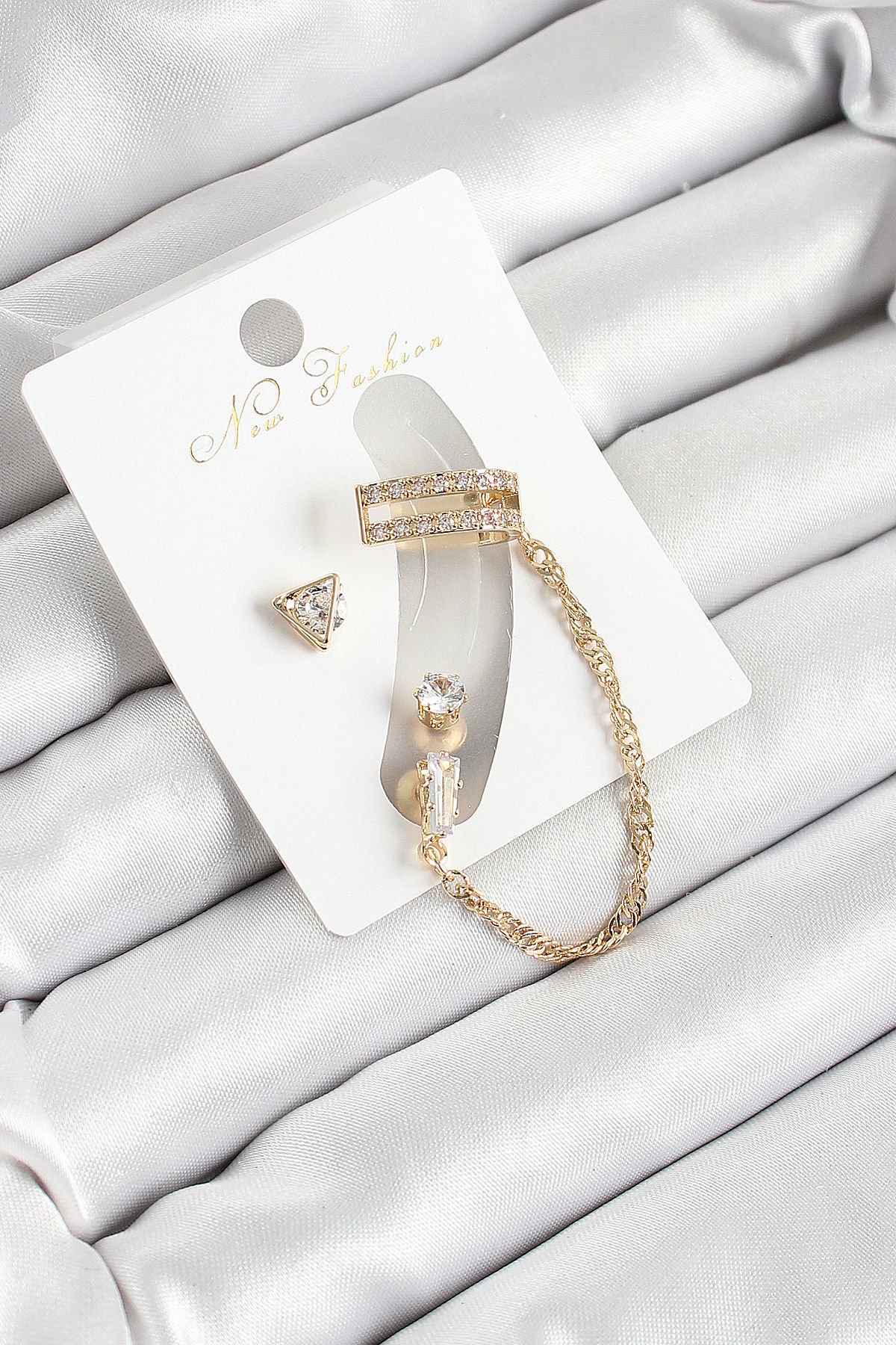 Pirinç Üçgen Figürlü Zirkon Taşlı Gold Renk 3'lü Kıkırdak Kadın Küpe Set