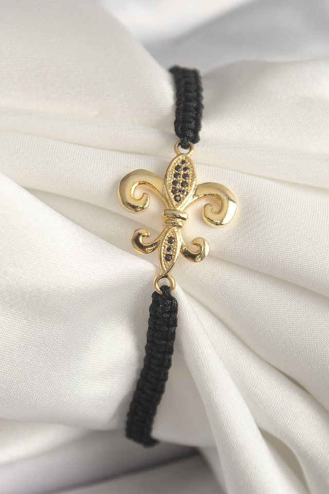 Pirinç Gold Renk Zirkon Taş İşlemeli Zambak Figür Asansörlü Makrome Model Kadın Bileklik