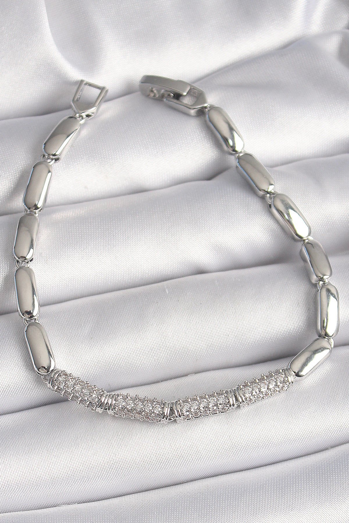 Pirinç Gümüş Renk Zirkon Taşlı Arpa Zincir Model Kadın Bileklik