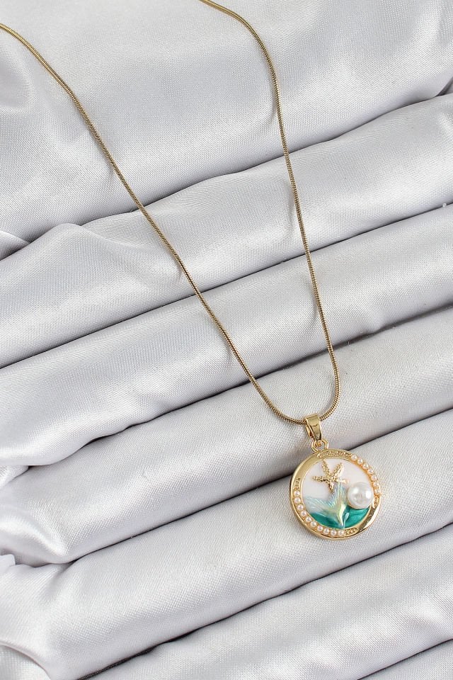 316L Çelik Zincir Beyaz Mineli Sanatsal Portre İnci Detaylı Deniz Yılıdızı Model Gold Renk Kadın Kolye