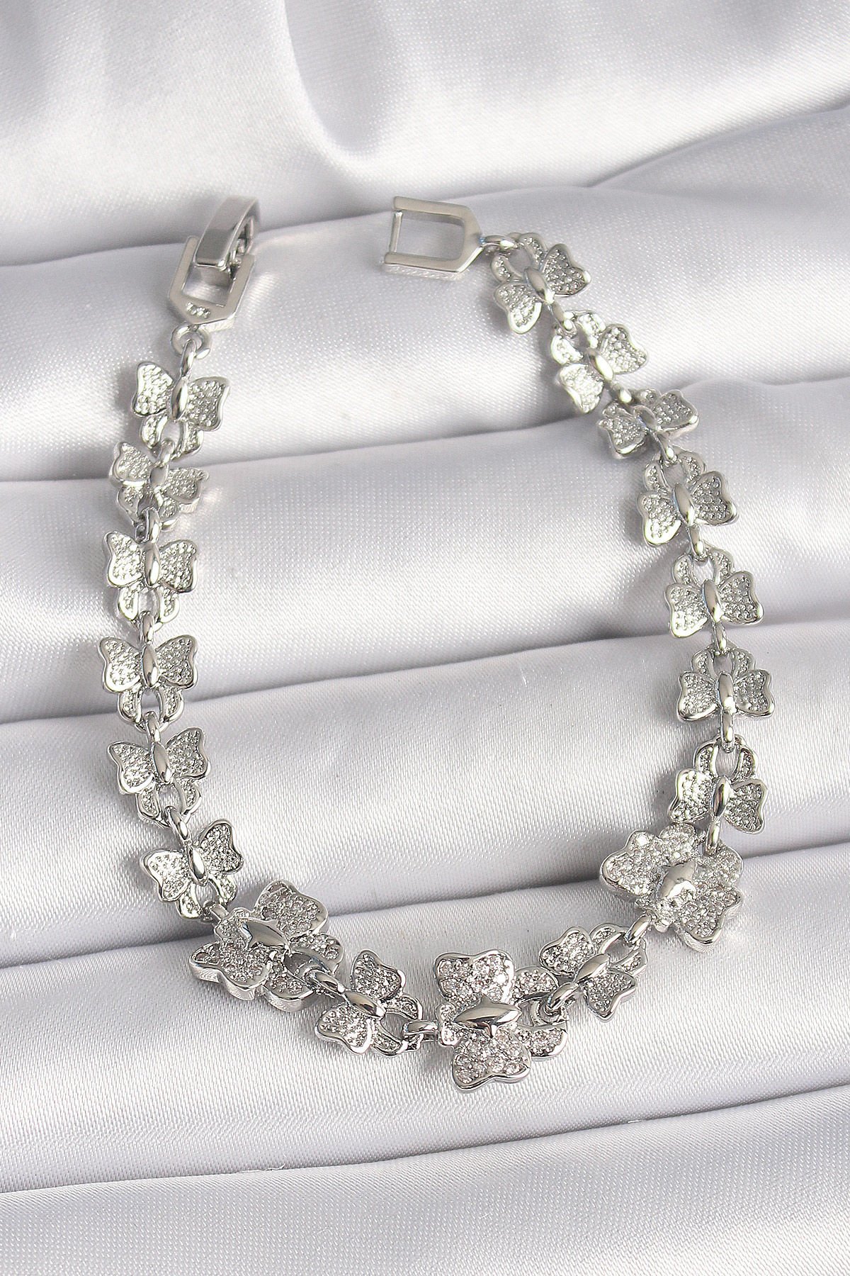 Pirinç Gümüş Renk Zirkon Taşlı Kelebek Model Zincir Kadın Bileklik