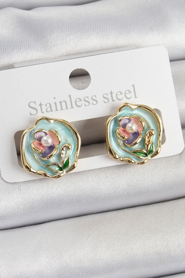 Pirinç Yeşil Mineli Çiçek Figürlü Sanatsal Portre Model Gold Renk Kadın Küpe