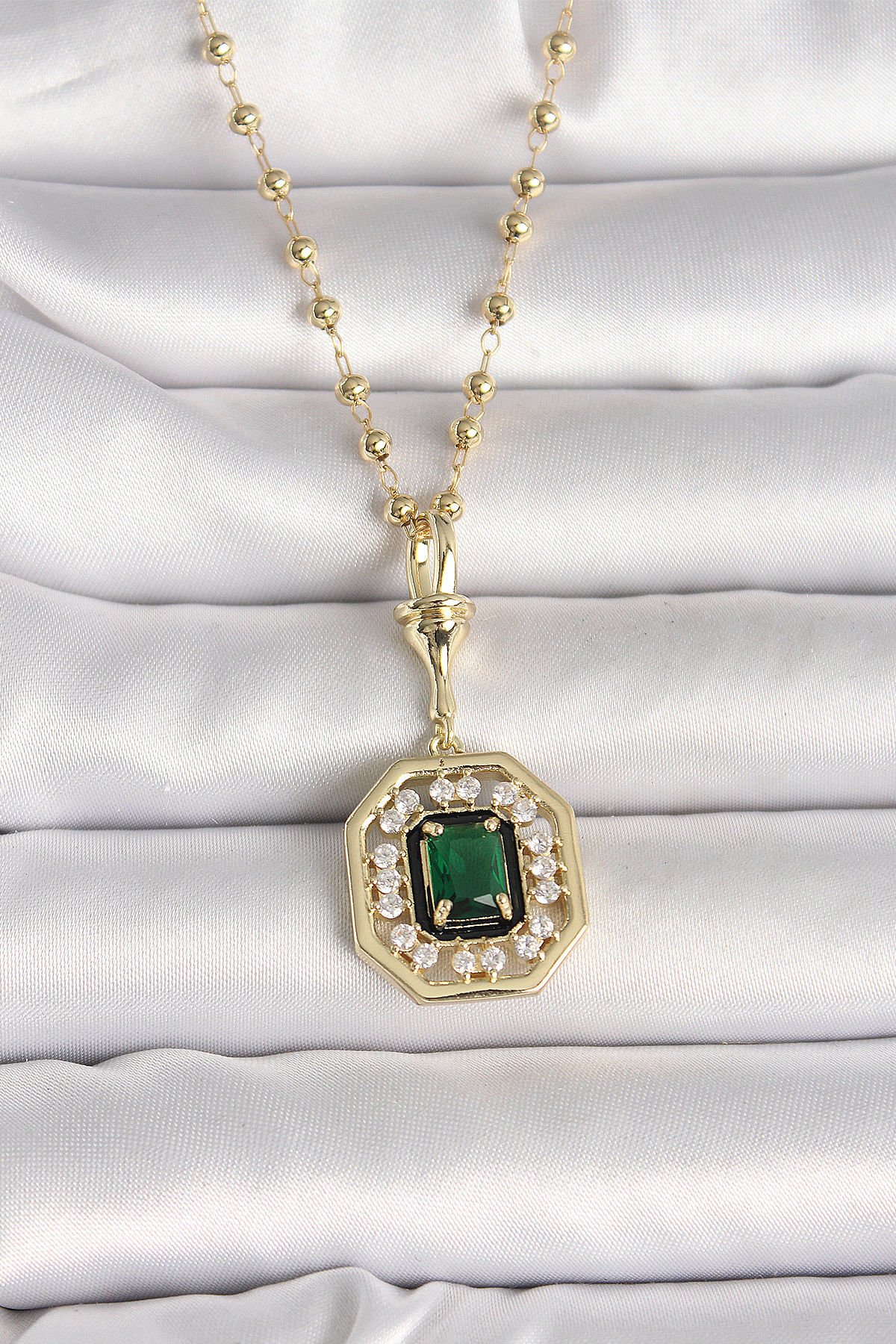 316L Çelik Gold Renk Topçuk Zincir Yeşil Taşlı Seranay Model Kadın Kolye